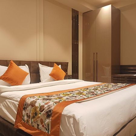 Hotel Cullinan By Qotel Janakpuri Deli Exterior foto