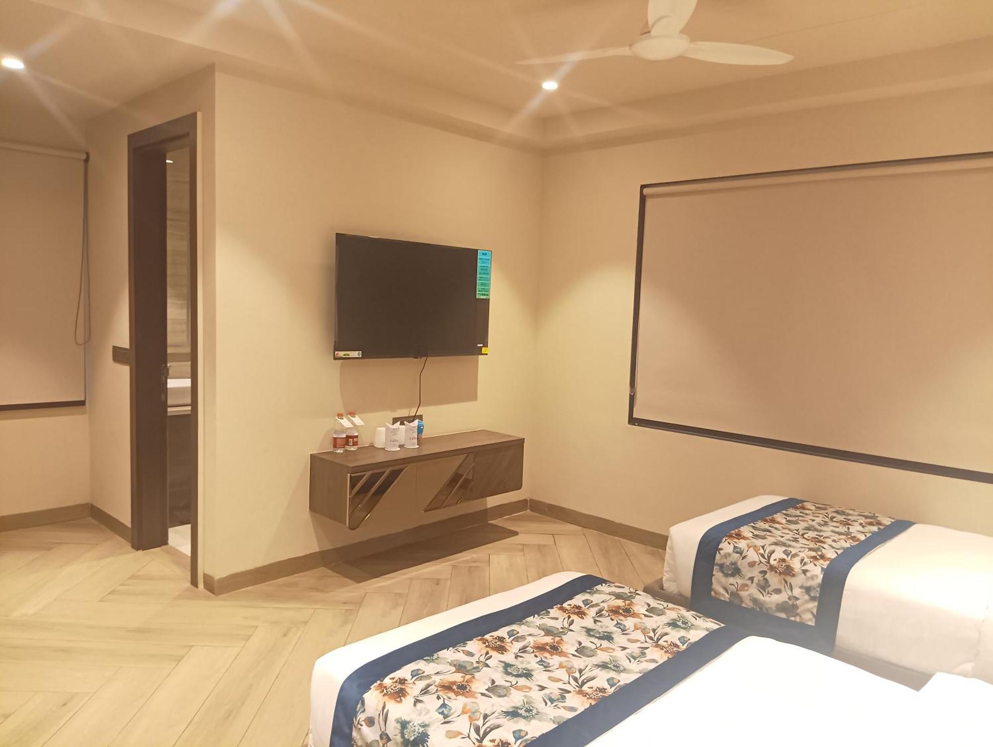 Hotel Cullinan By Qotel Janakpuri Deli Exterior foto