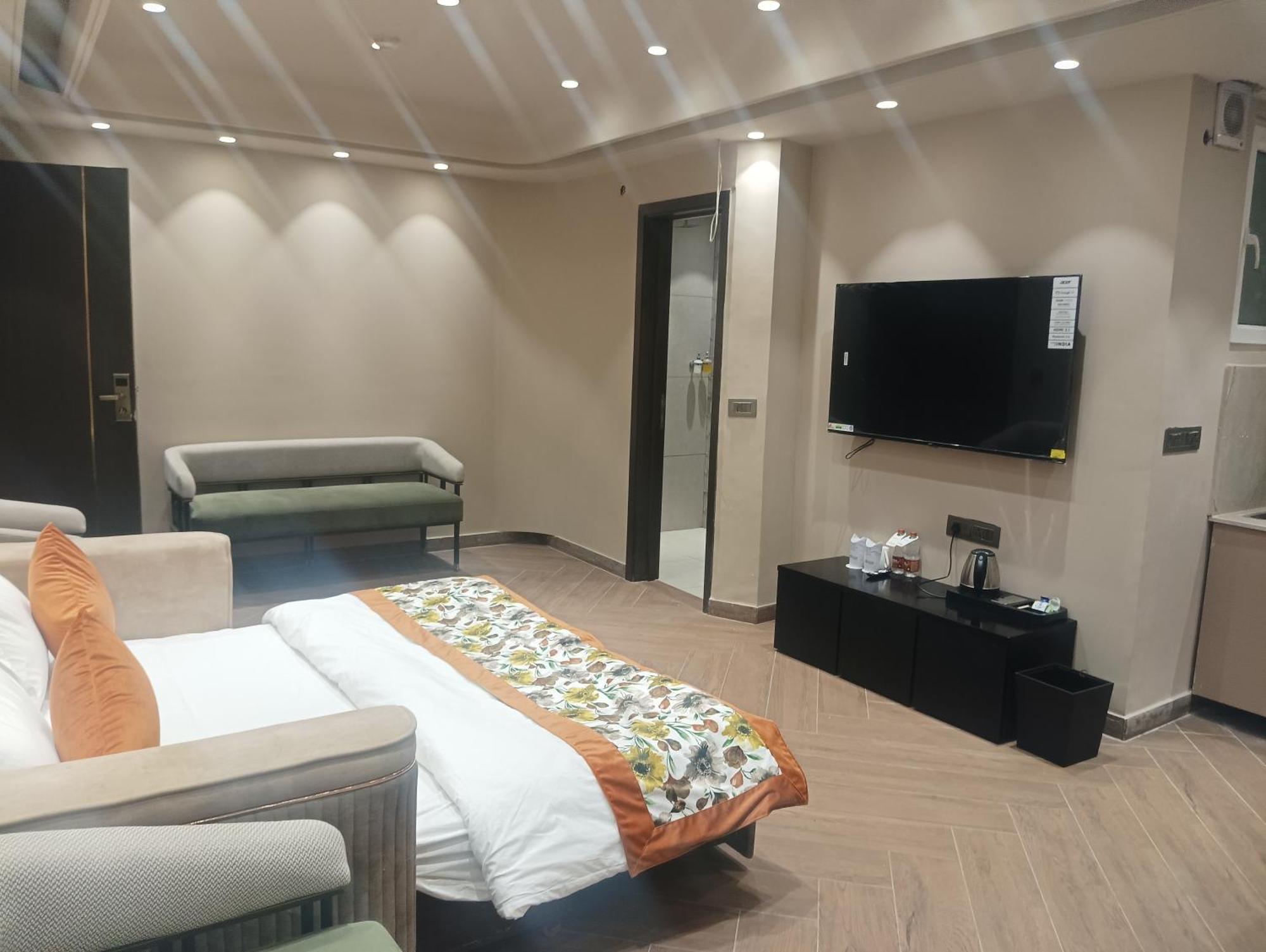 Hotel Cullinan By Qotel Janakpuri Deli Exterior foto