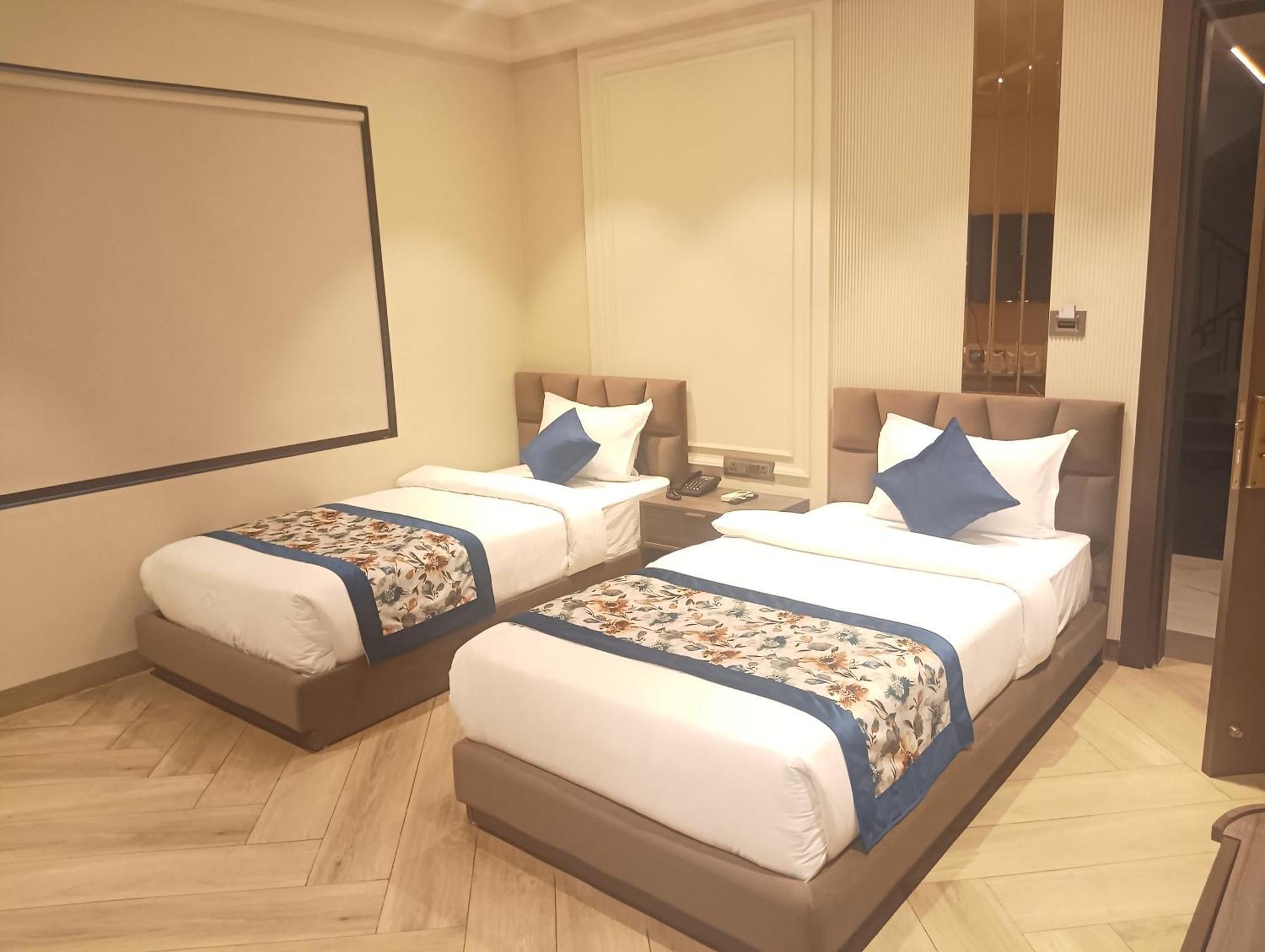 Hotel Cullinan By Qotel Janakpuri Deli Exterior foto