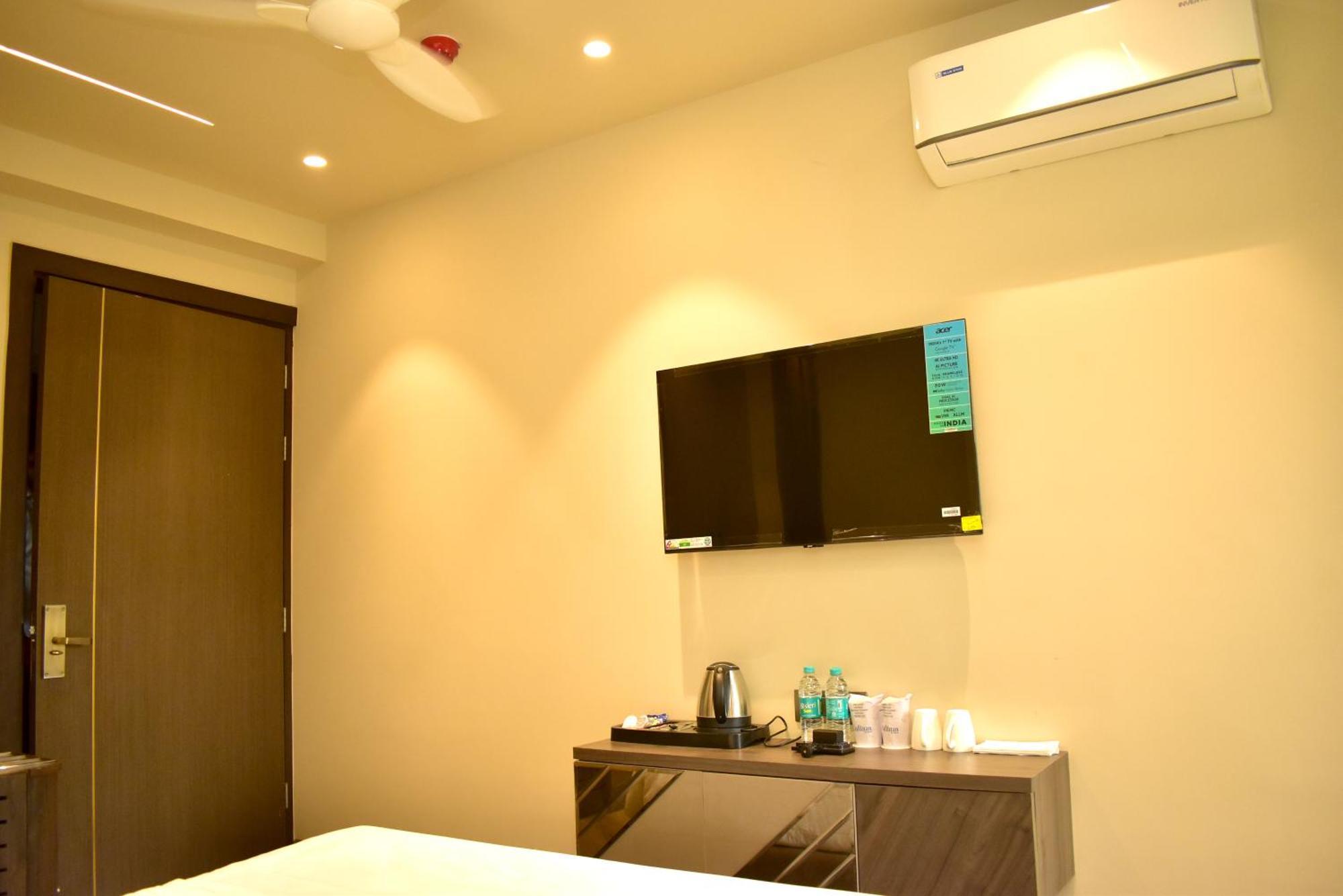 Hotel Cullinan By Qotel Janakpuri Deli Exterior foto