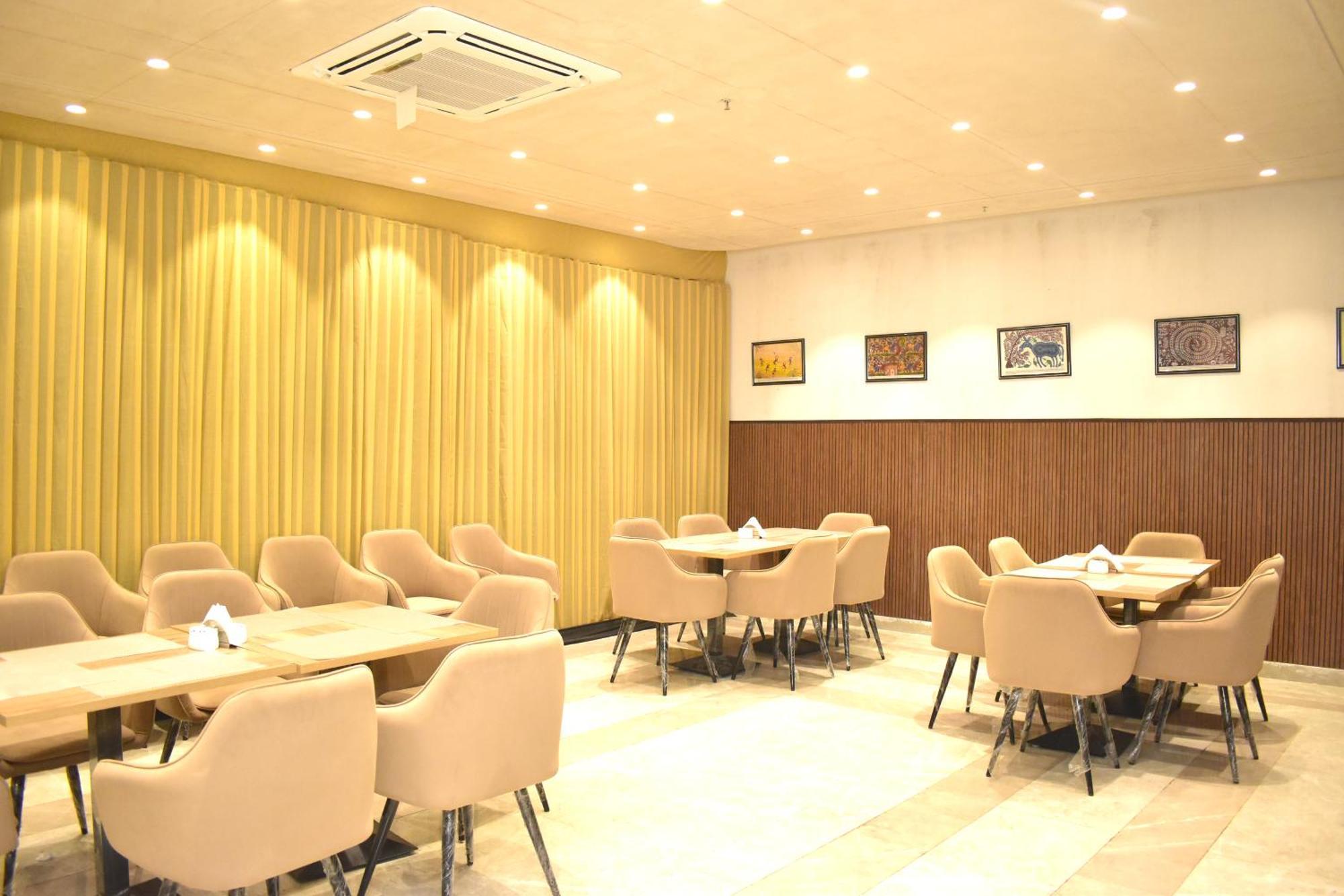 Hotel Cullinan By Qotel Janakpuri Deli Exterior foto