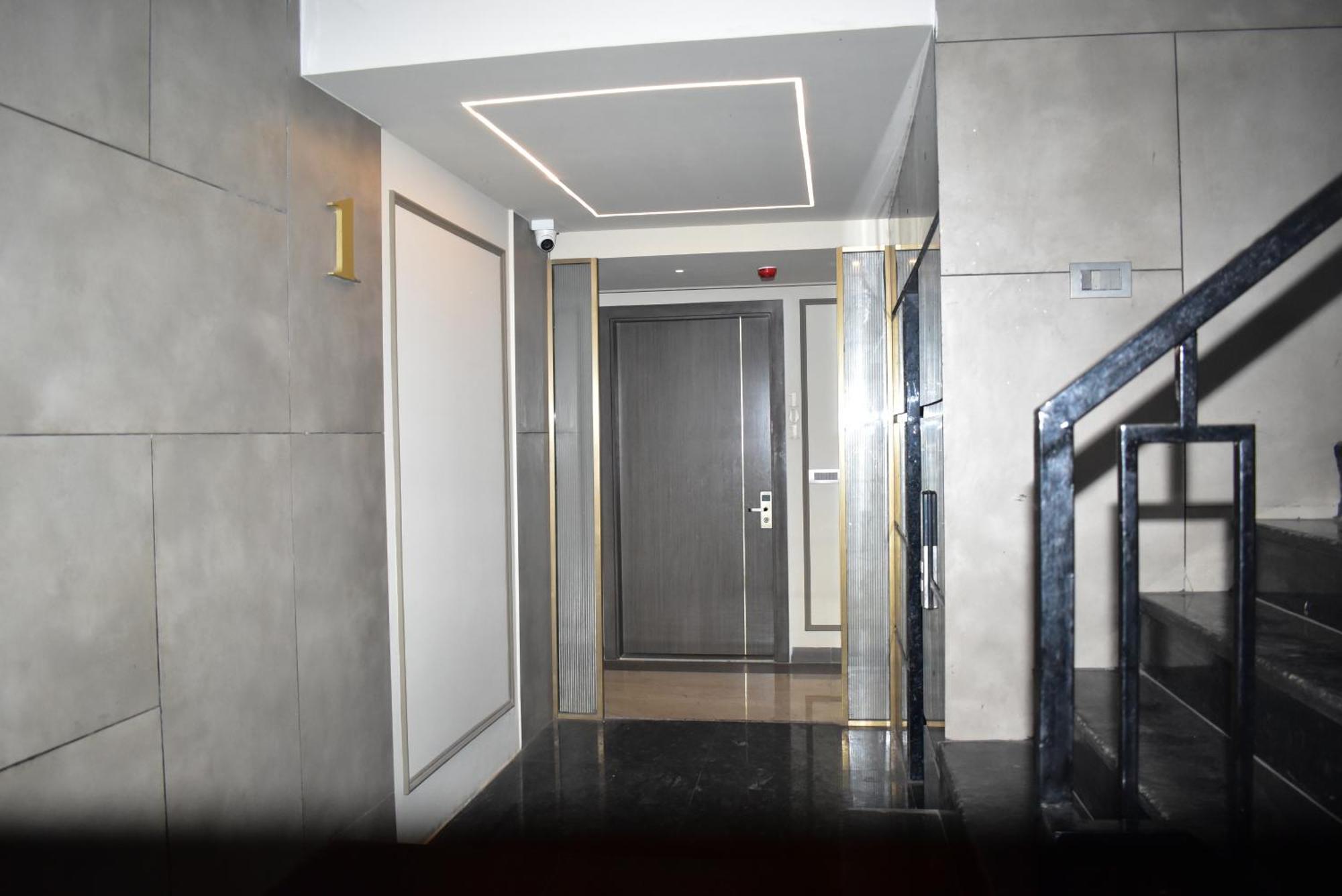Hotel Cullinan By Qotel Janakpuri Deli Exterior foto