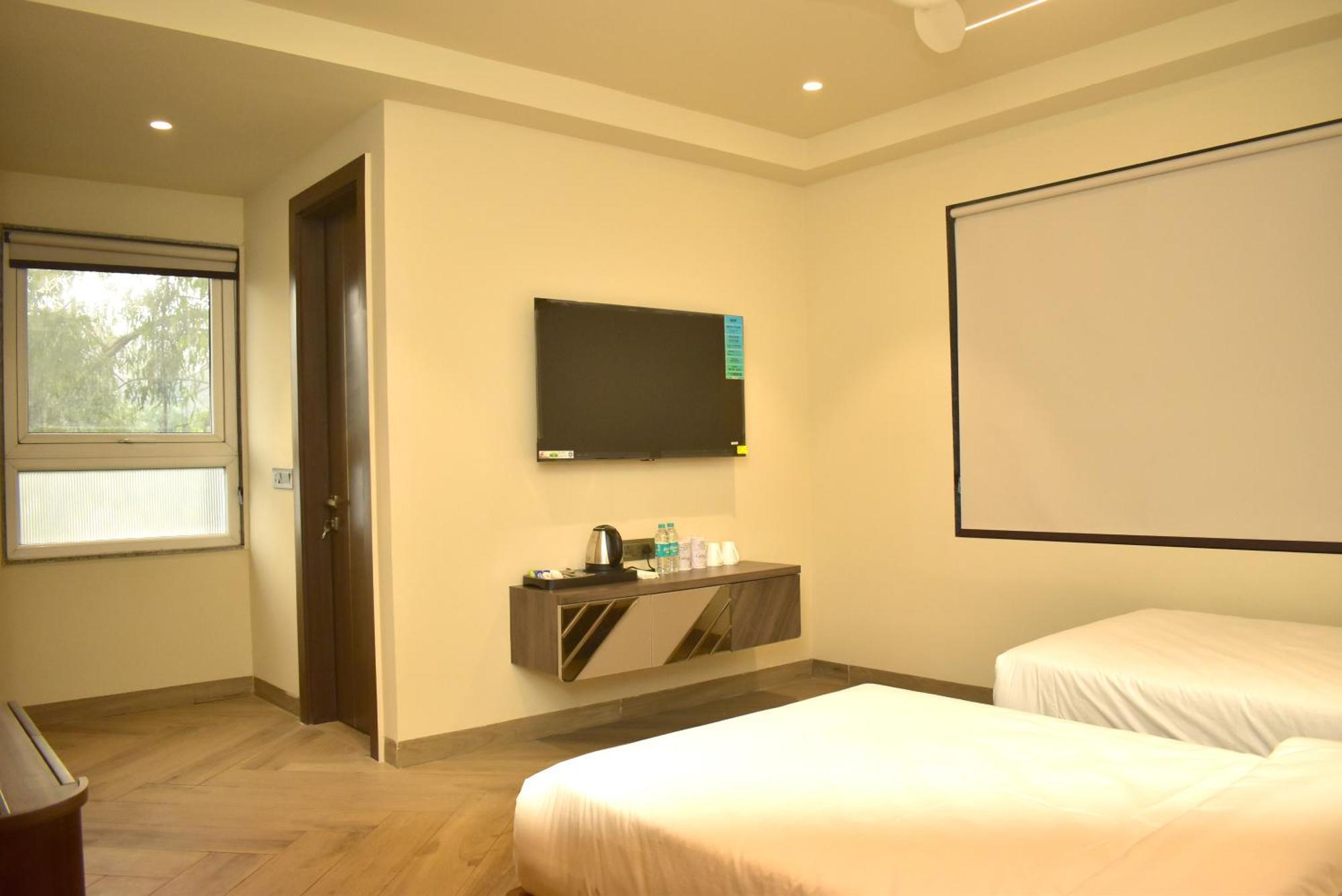 Hotel Cullinan By Qotel Janakpuri Deli Exterior foto