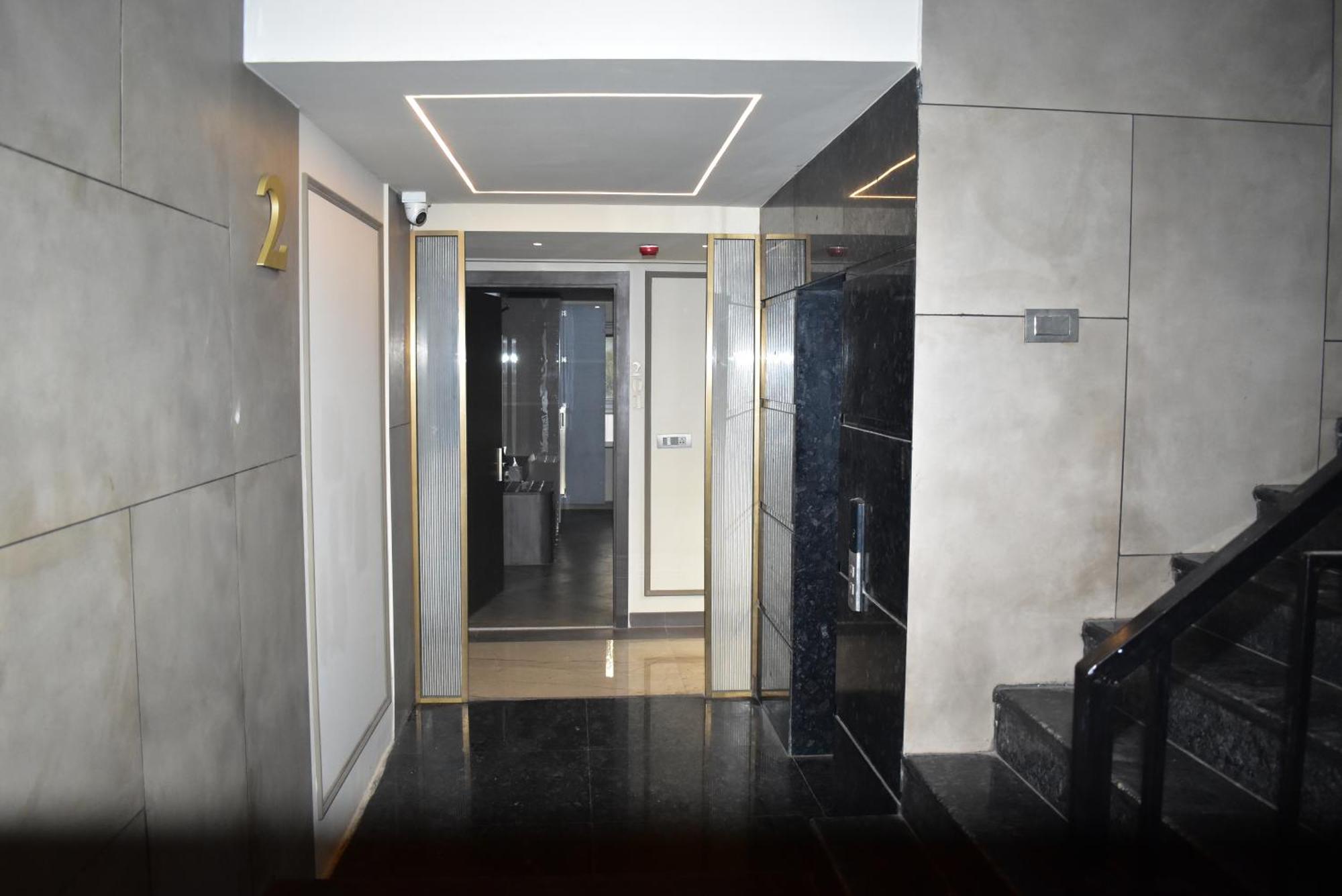 Hotel Cullinan By Qotel Janakpuri Deli Exterior foto